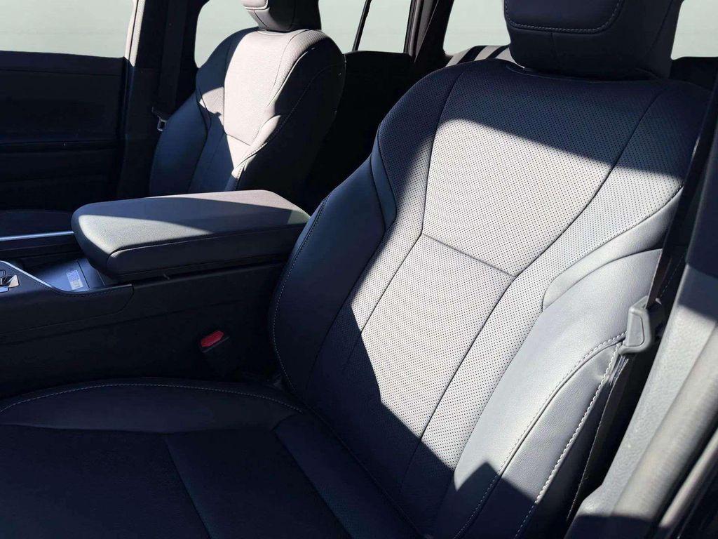 used 2025 Lexus GX 550 car, priced at $85,500