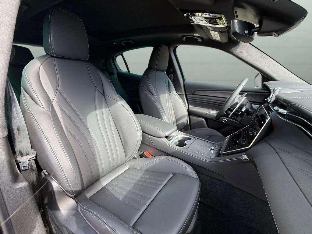 new 2025 Maserati Grecale car, priced at $85,995