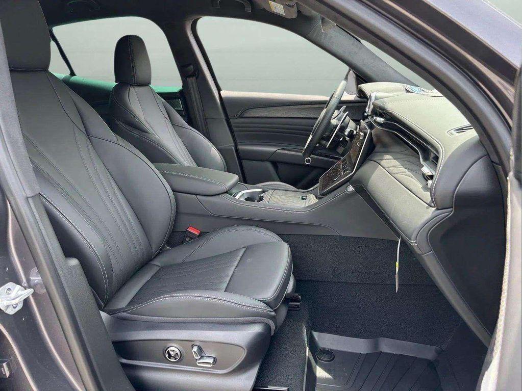 new 2025 Maserati Grecale car, priced at $83,805