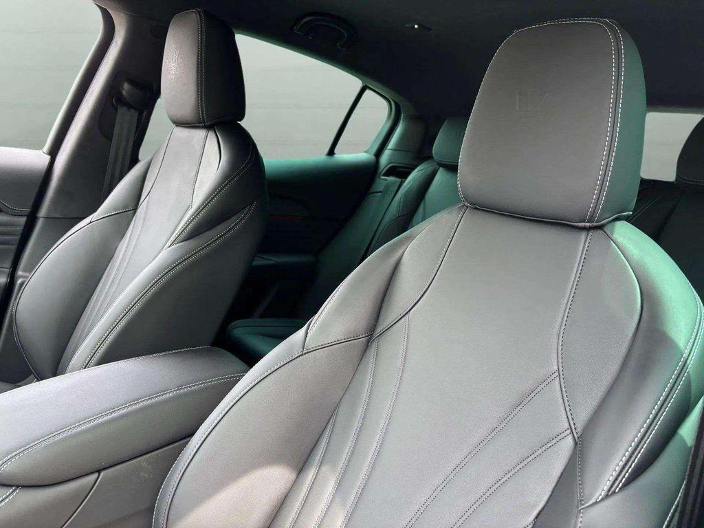 new 2025 Maserati Grecale car, priced at $82,655