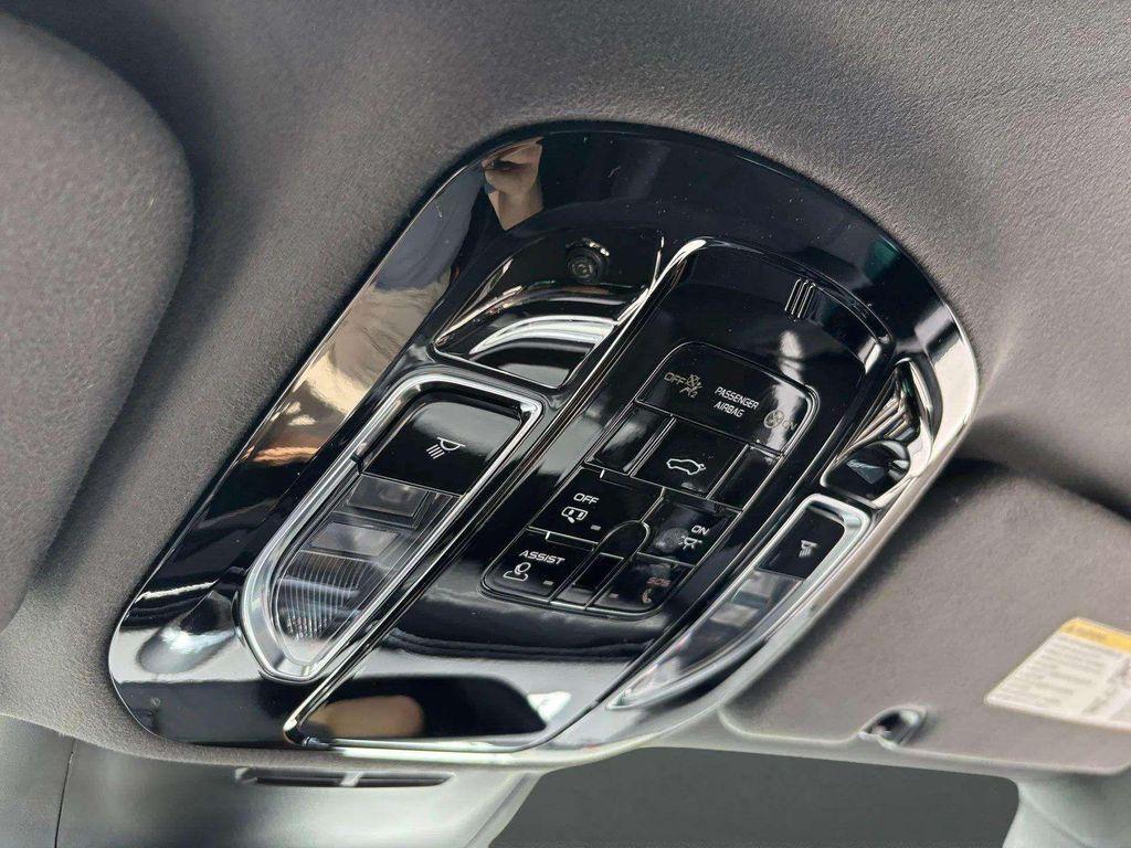 new 2025 Maserati Grecale car, priced at $82,655