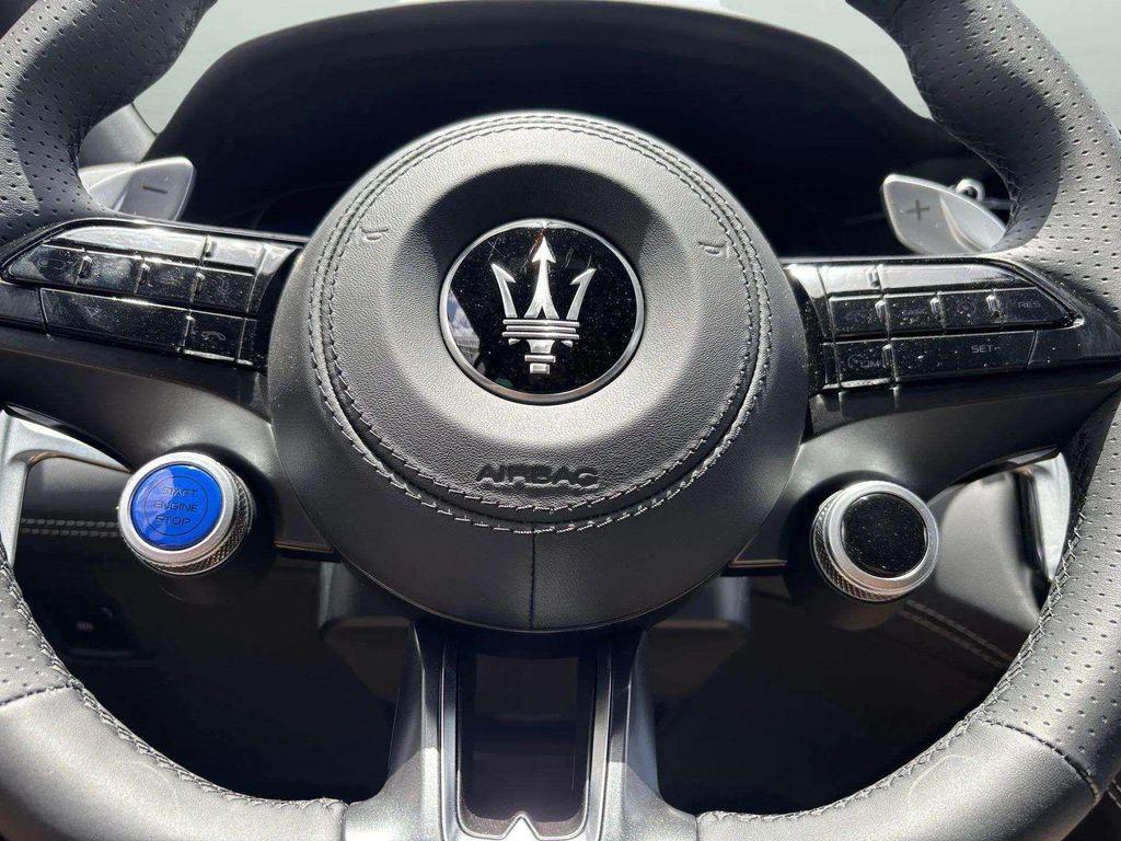 new 2025 Maserati Grecale car, priced at $82,655