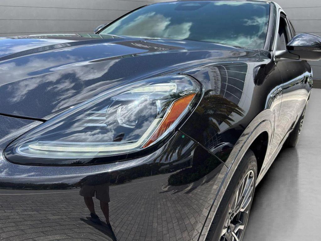 new 2025 Maserati Grecale car, priced at $82,655