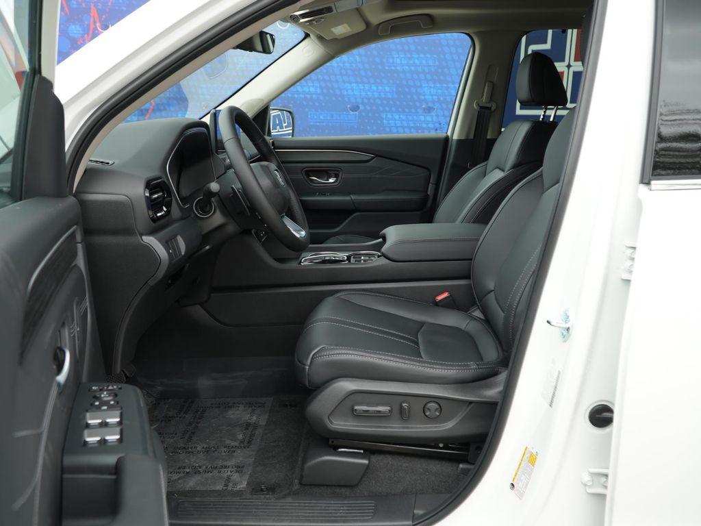 new 2026 Honda Pilot car, priced at $54,147