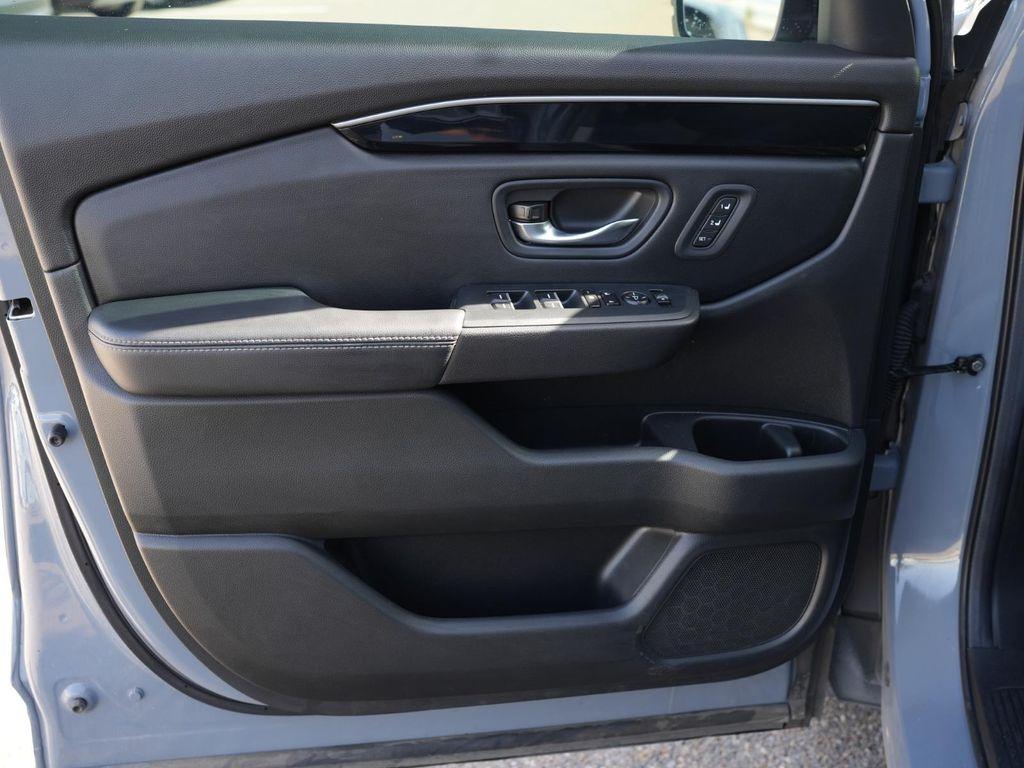 used 2025 Honda Pilot car, priced at $41,828