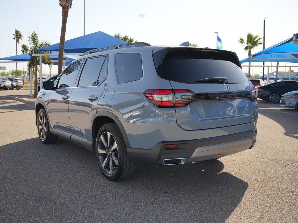 used 2025 Honda Pilot car, priced at $41,828