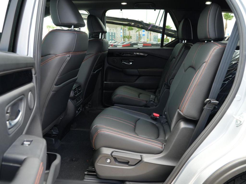 new 2026 Honda Pilot car, priced at $52,292