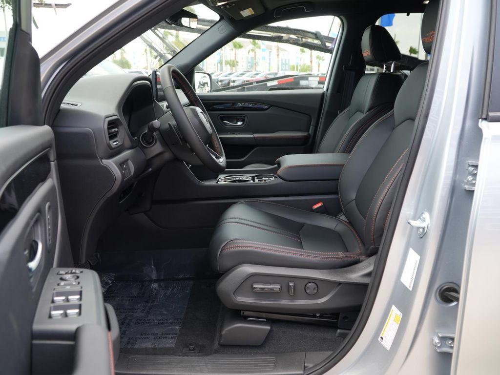 new 2026 Honda Pilot car, priced at $52,292