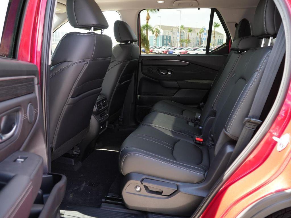 new 2026 Honda Pilot car, priced at $54,147