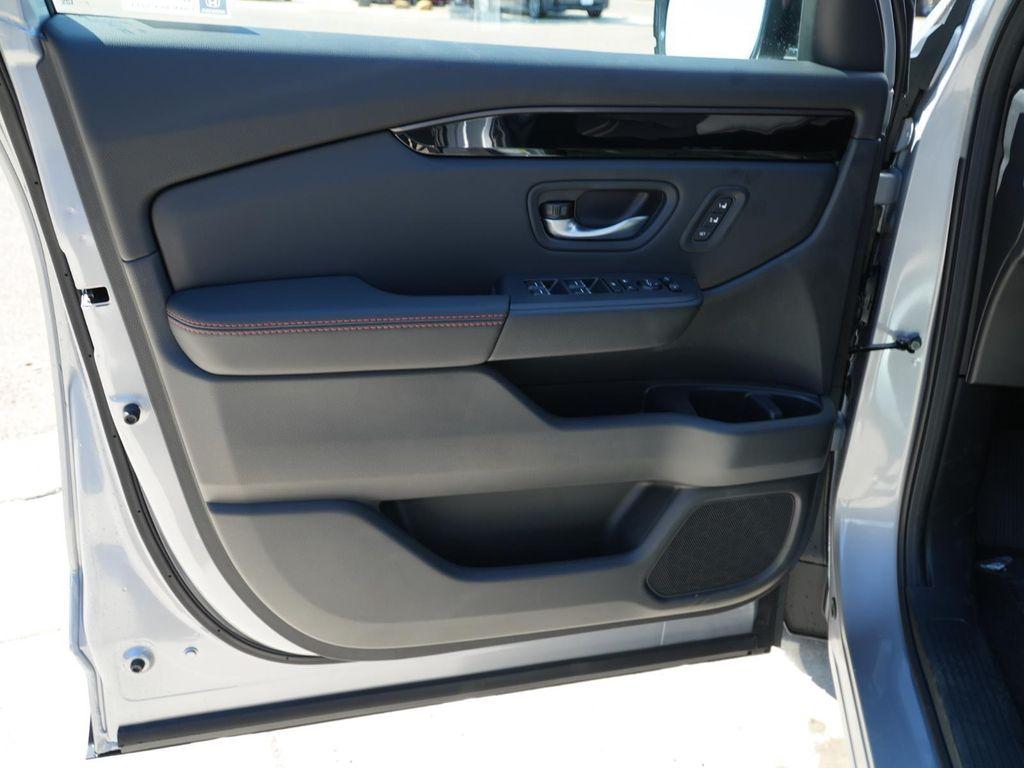 new 2025 Honda Pilot car, priced at $48,859