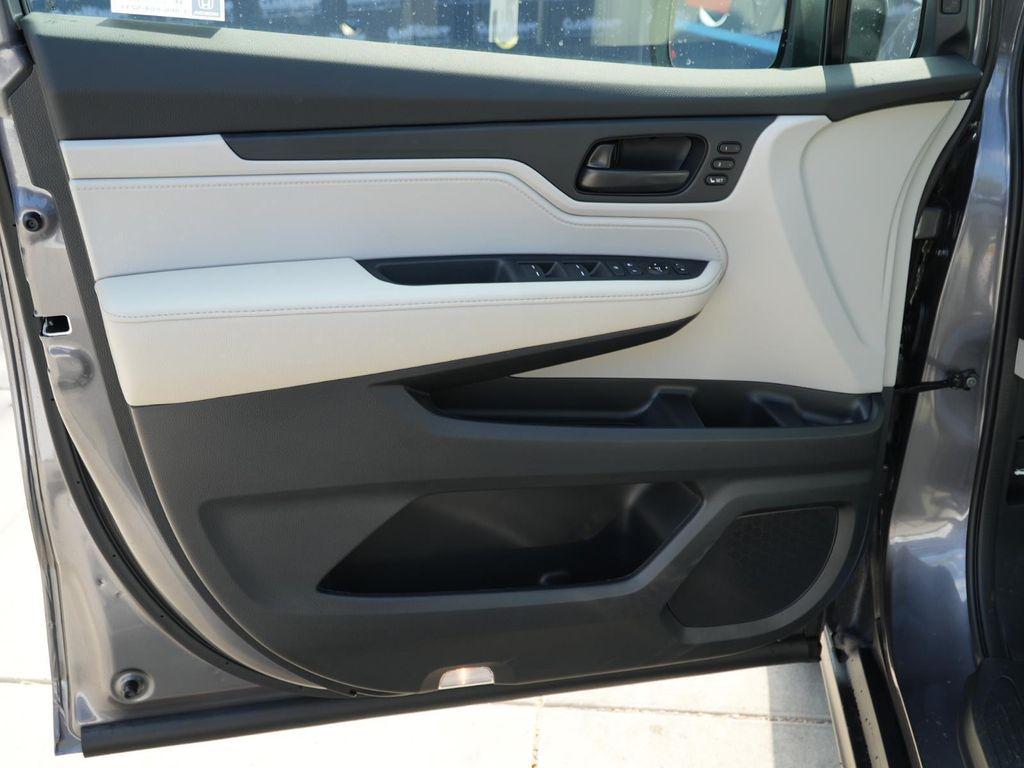new 2026 Honda Odyssey car, priced at $43,090