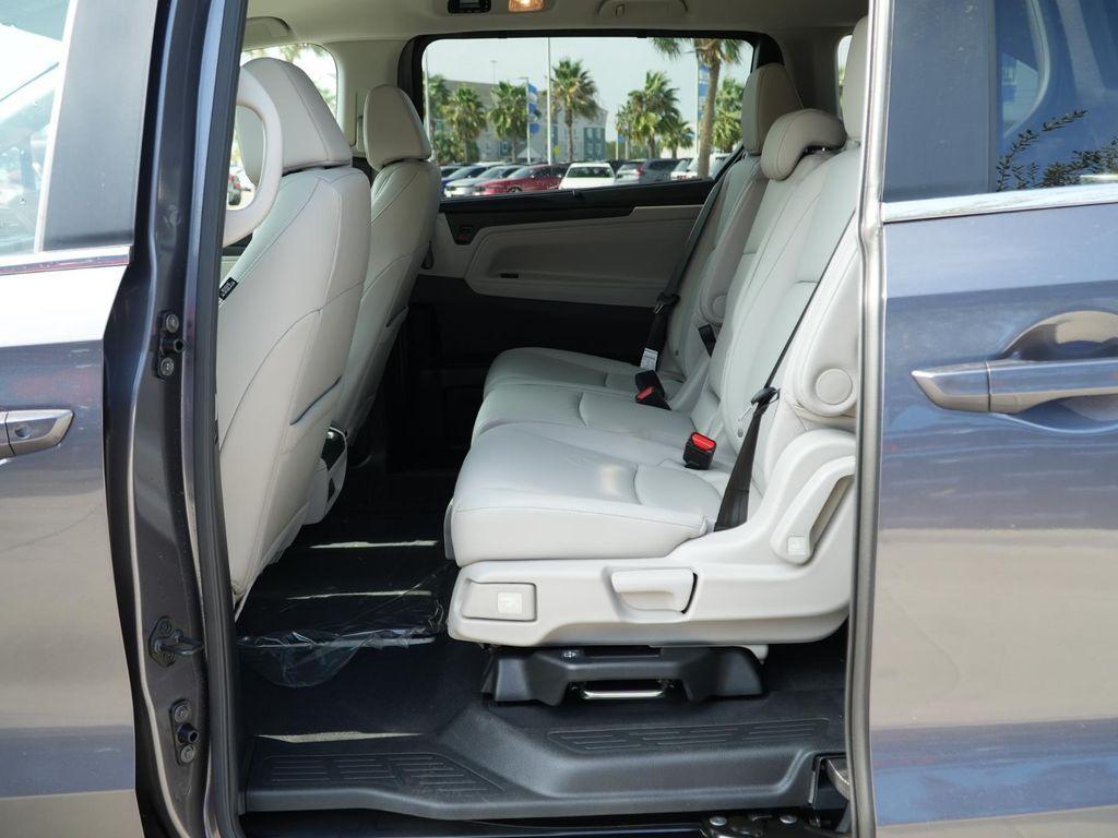 new 2026 Honda Odyssey car, priced at $43,090