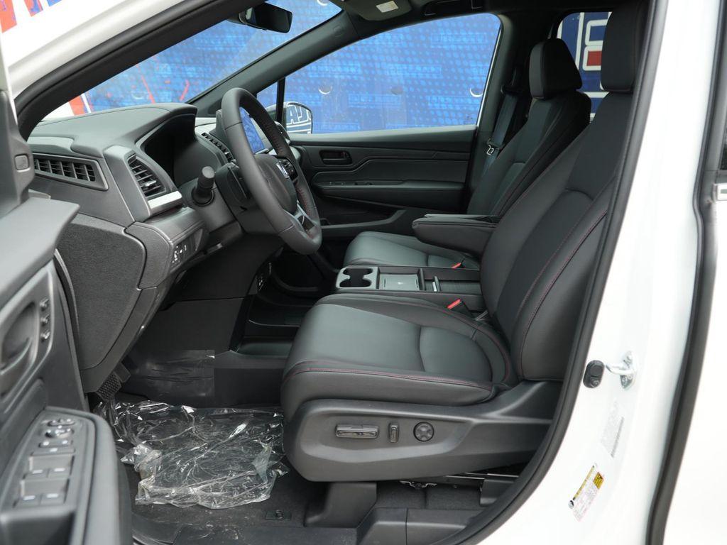 new 2026 Honda Odyssey car, priced at $44,236