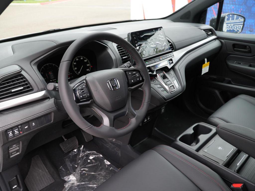 new 2026 Honda Odyssey car, priced at $44,236