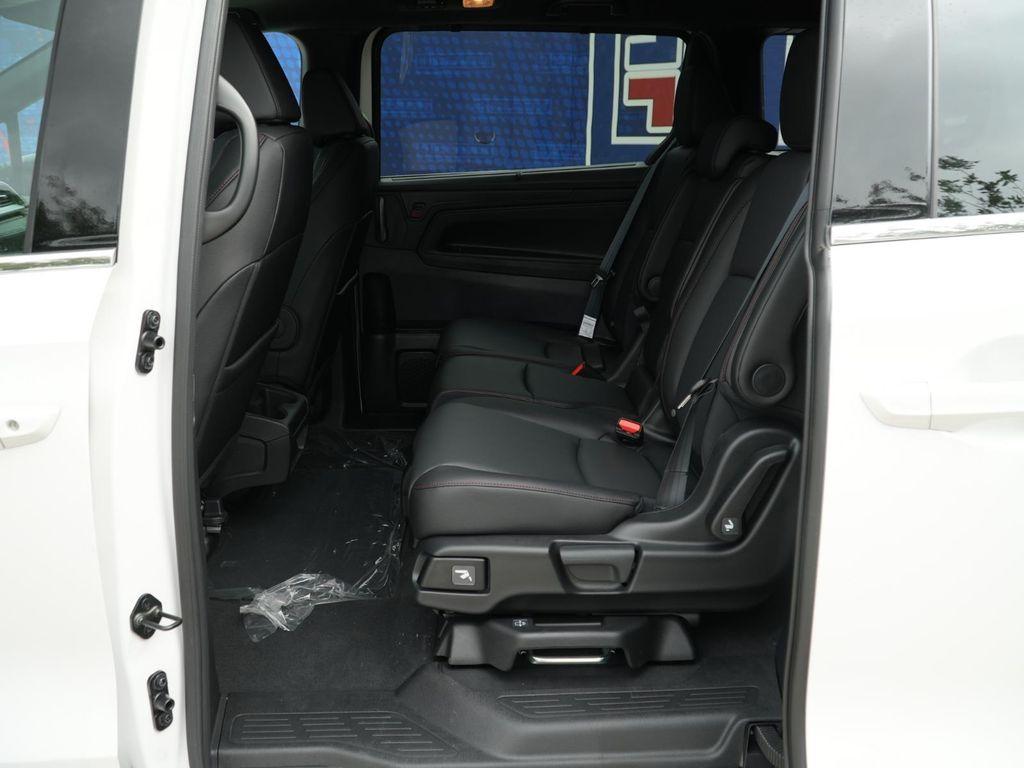 new 2026 Honda Odyssey car, priced at $44,236