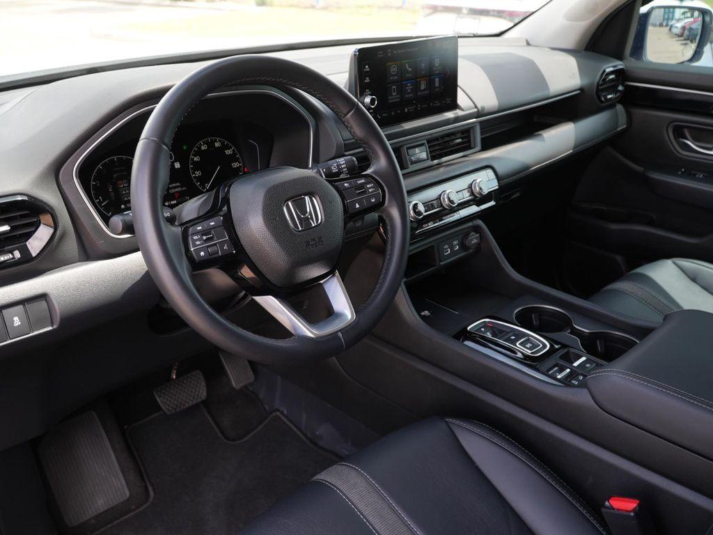 used 2025 Honda Pilot car, priced at $41,500