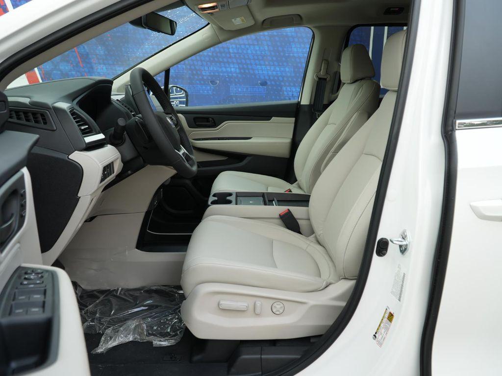 new 2026 Honda Odyssey car, priced at $43,180