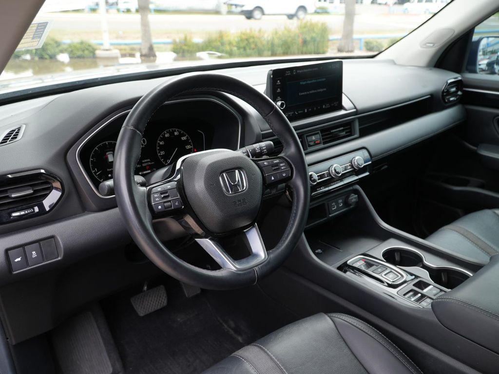 used 2025 Honda Pilot car, priced at $41,990