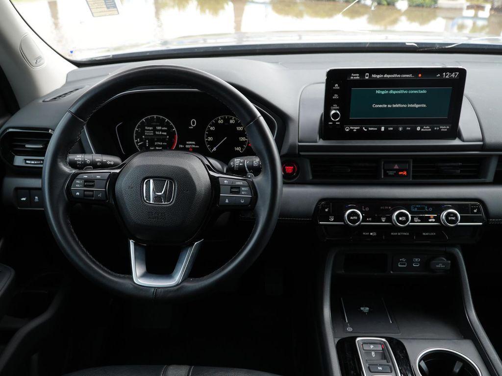 used 2025 Honda Pilot car, priced at $41,990