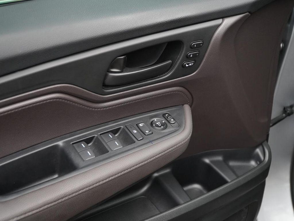 used 2023 Honda Odyssey car, priced at $33,574