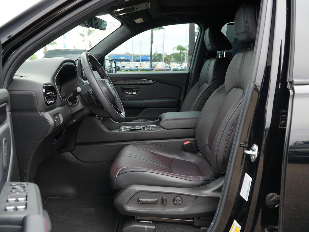 used 2025 Honda Pilot car, priced at $49,995