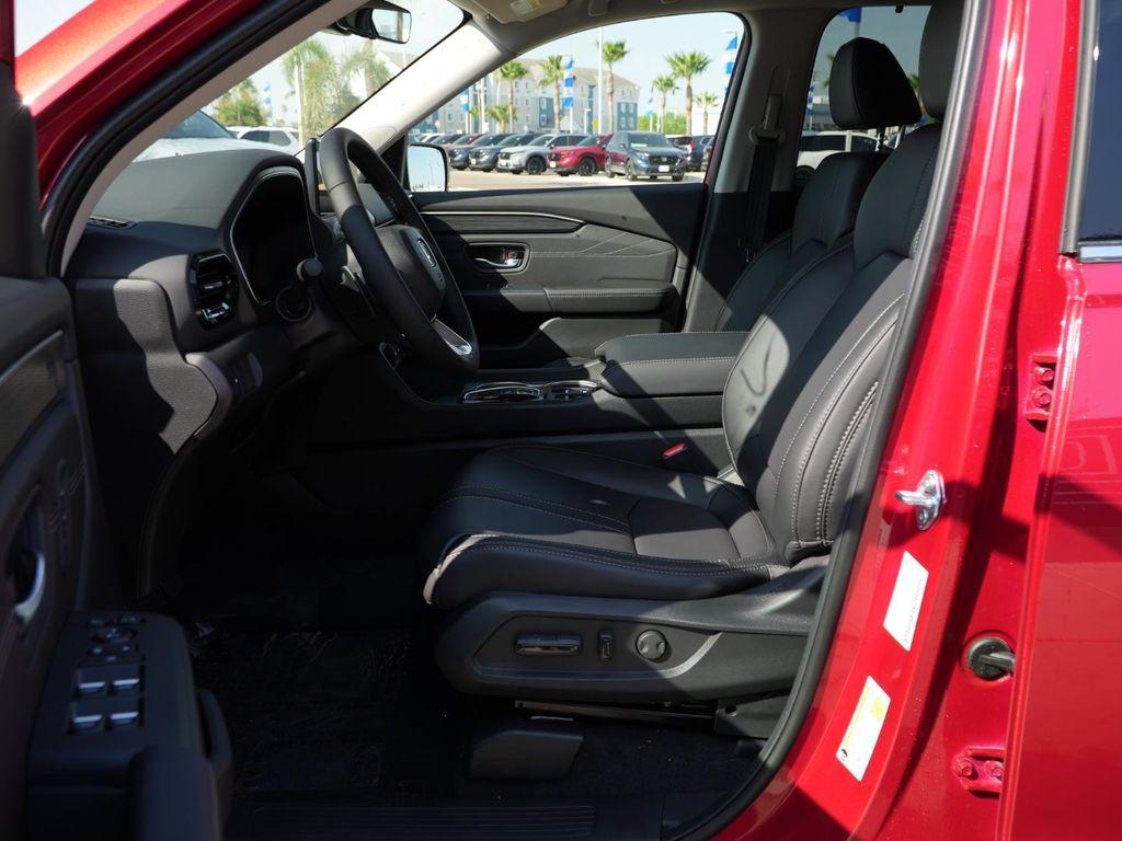 new 2026 Honda Pilot car, priced at $55,192