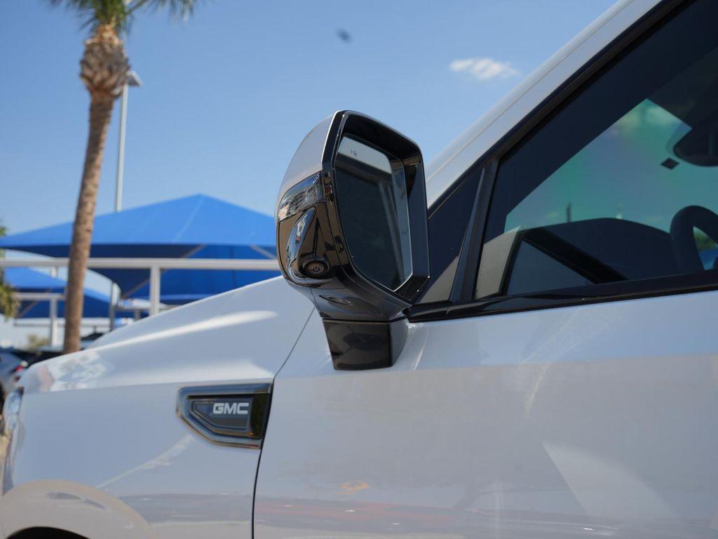 used 2024 GMC Yukon car, priced at $65,590