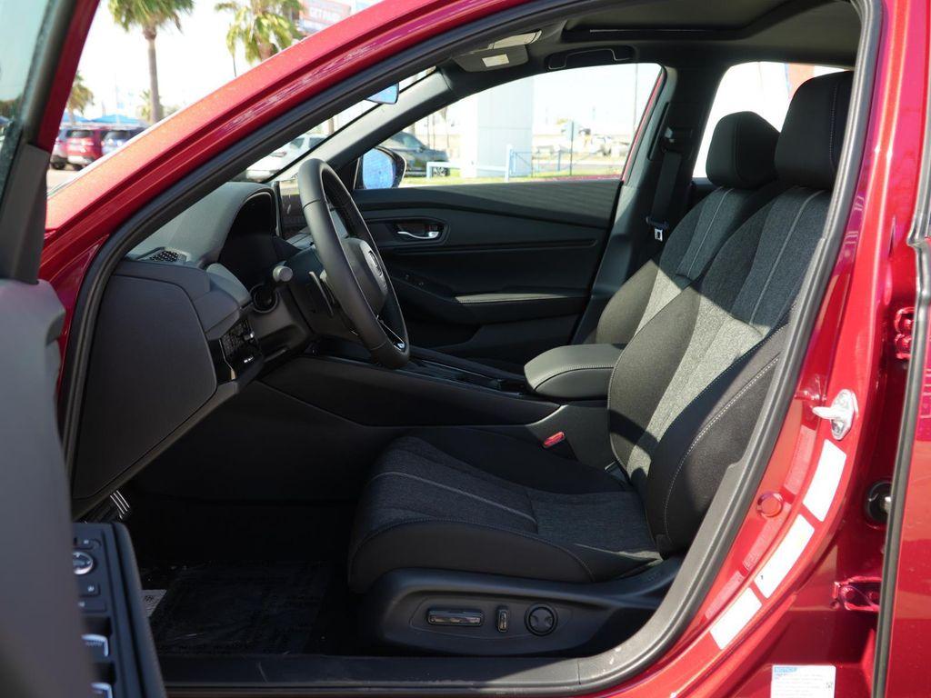 new 2025 Honda Accord Hybrid car, priced at $33,893