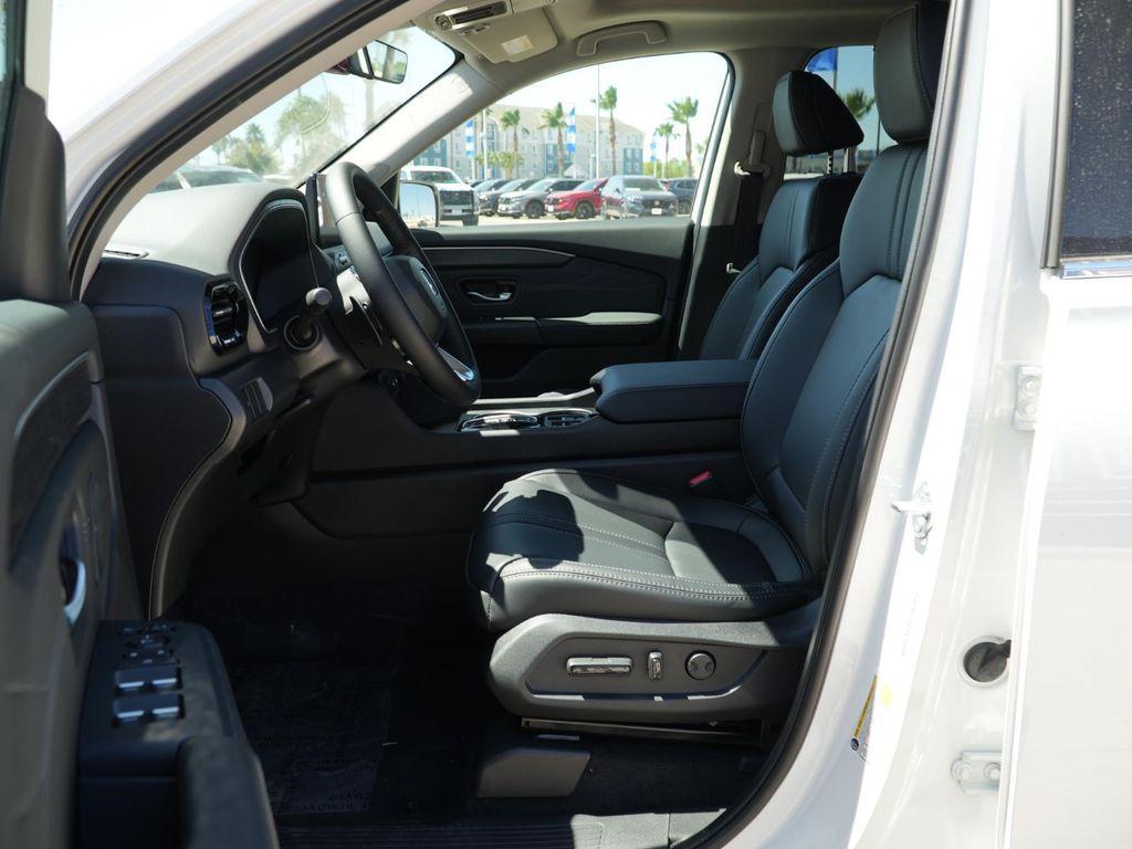 new 2026 Honda Pilot car, priced at $55,192