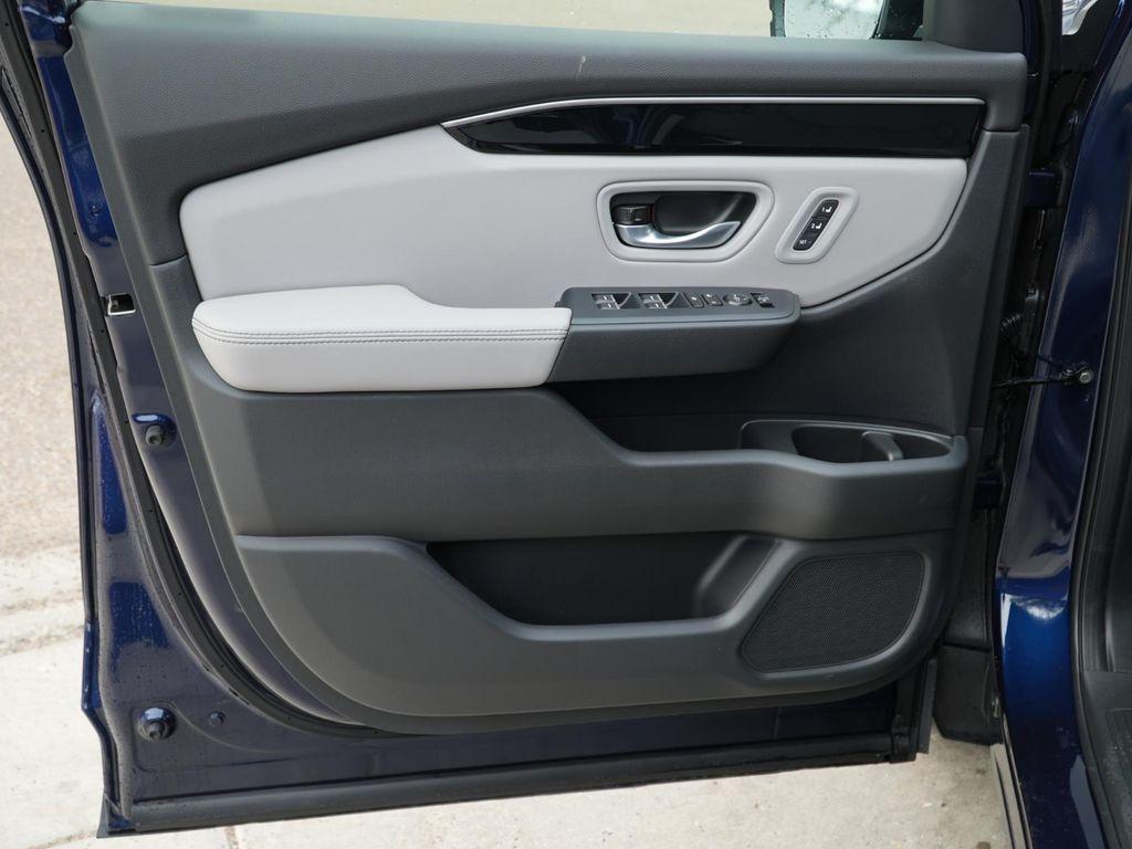 new 2025 Honda Pilot car, priced at $51,691