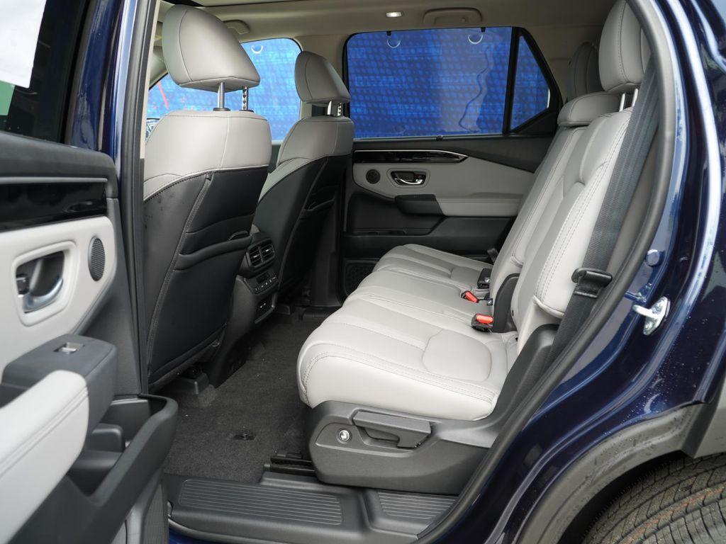 new 2025 Honda Pilot car, priced at $51,691