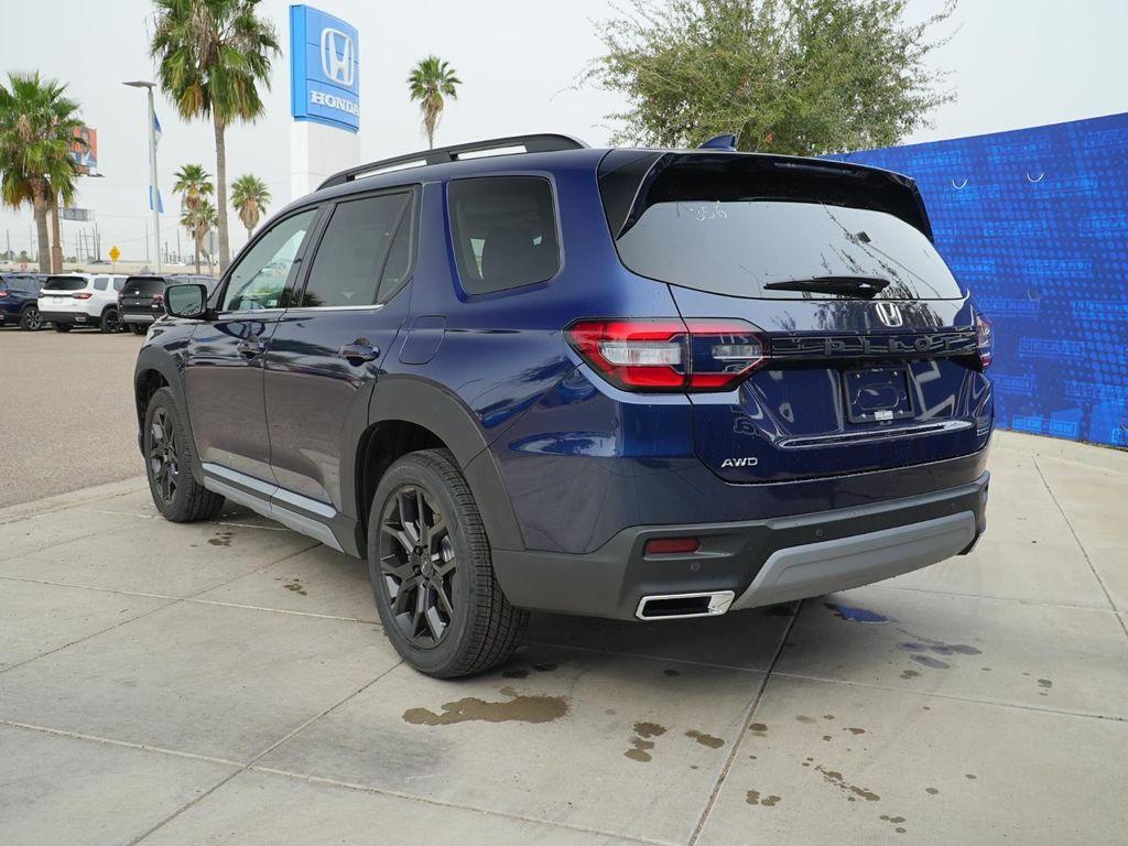 new 2025 Honda Pilot car, priced at $51,691