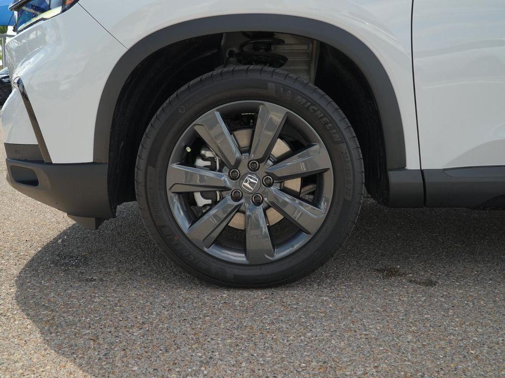 used 2025 Honda Pilot car, priced at $39,288