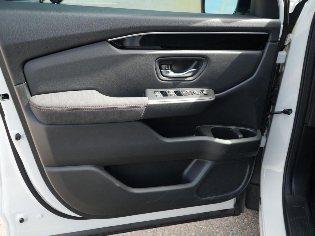 used 2025 Honda Pilot car, priced at $39,288