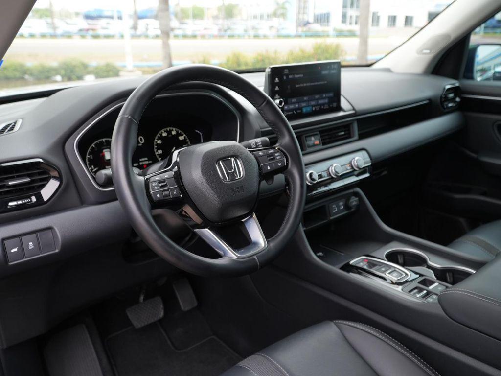 used 2025 Honda Pilot car, priced at $44,988