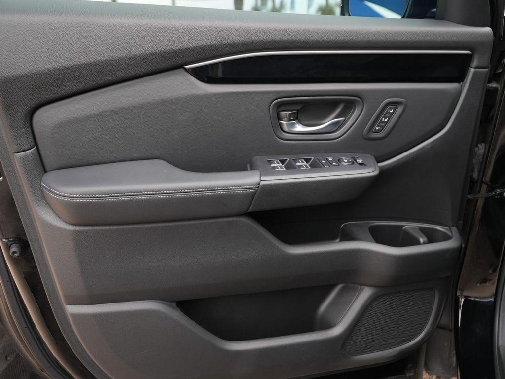 used 2025 Honda Pilot car, priced at $44,988