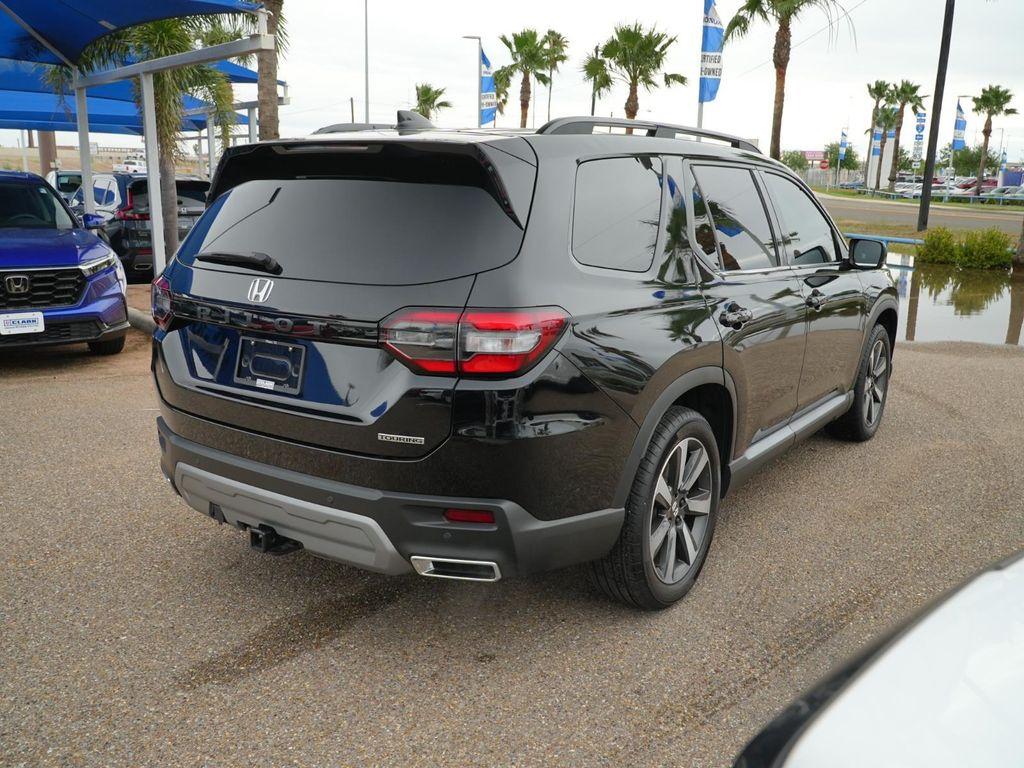 used 2025 Honda Pilot car, priced at $44,988
