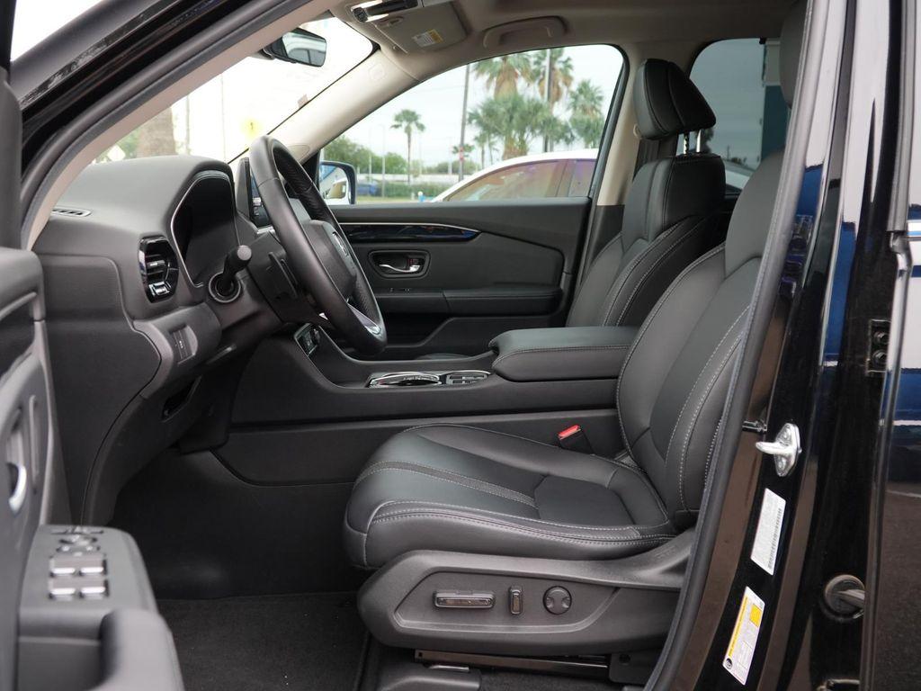 used 2025 Honda Pilot car, priced at $44,988