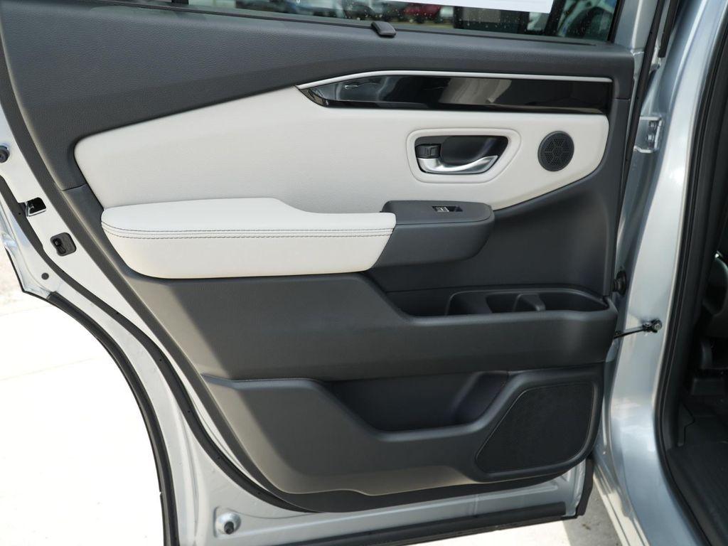 new 2026 Honda Pilot car, priced at $46,215