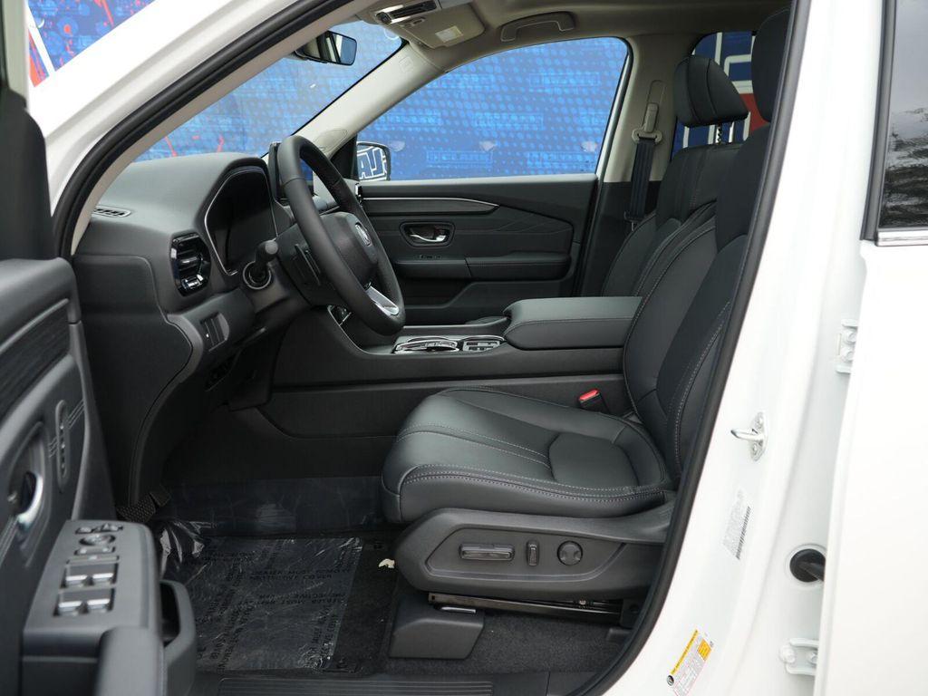 new 2026 Honda Pilot car, priced at $53,904