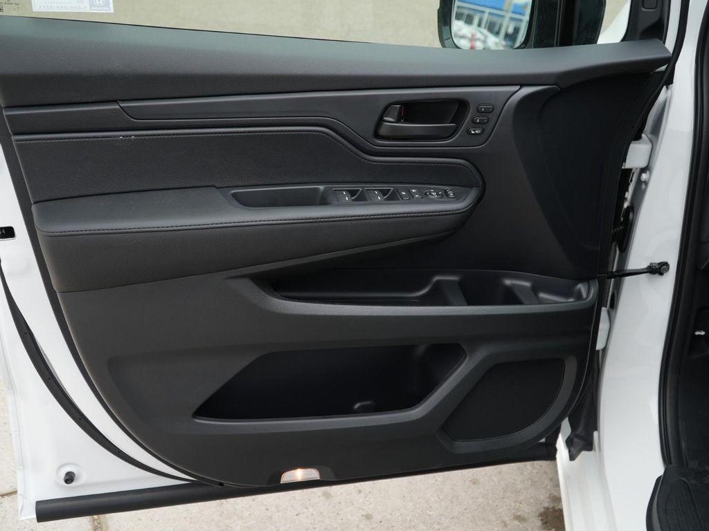 new 2026 Honda Odyssey car, priced at $44,236