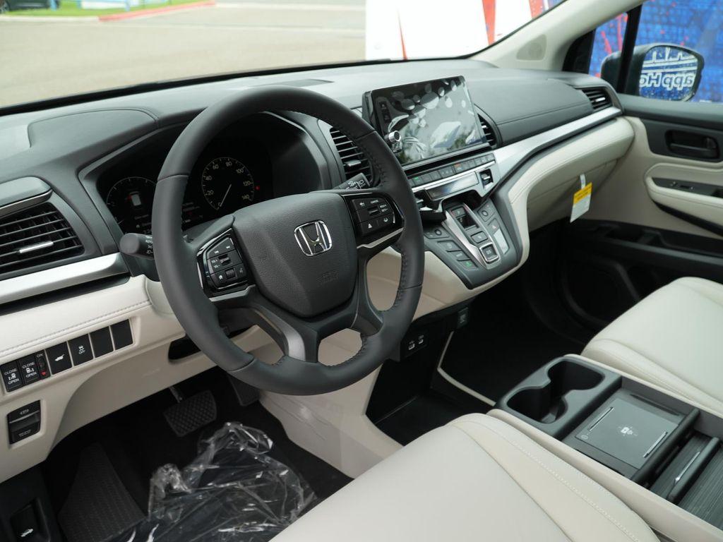 new 2026 Honda Odyssey car, priced at $43,732