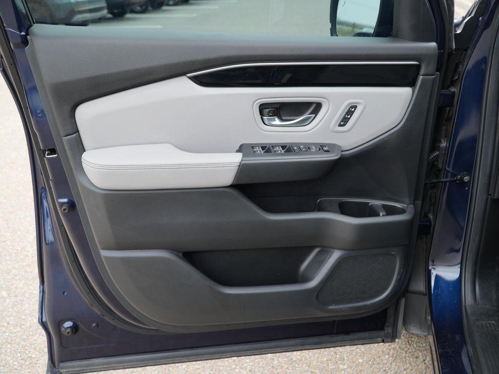 used 2025 Honda Pilot car, priced at $47,888