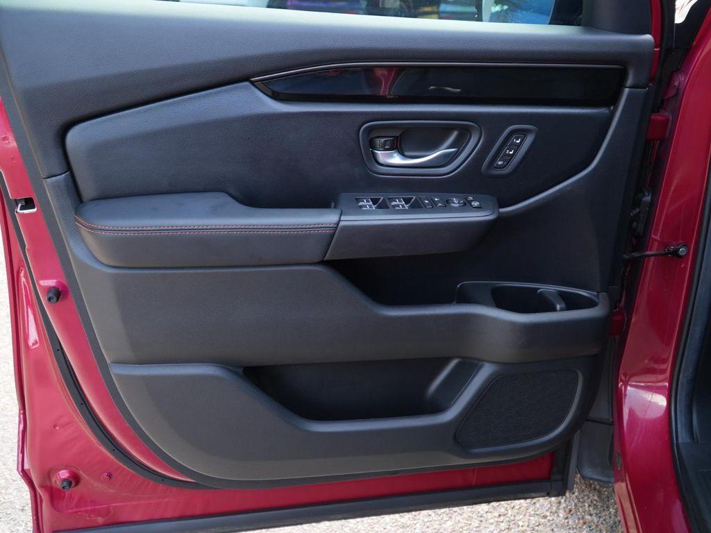 used 2025 Honda Pilot car, priced at $45,113