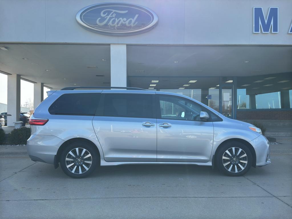 used 2018 Toyota Sienna car, priced at $25,550