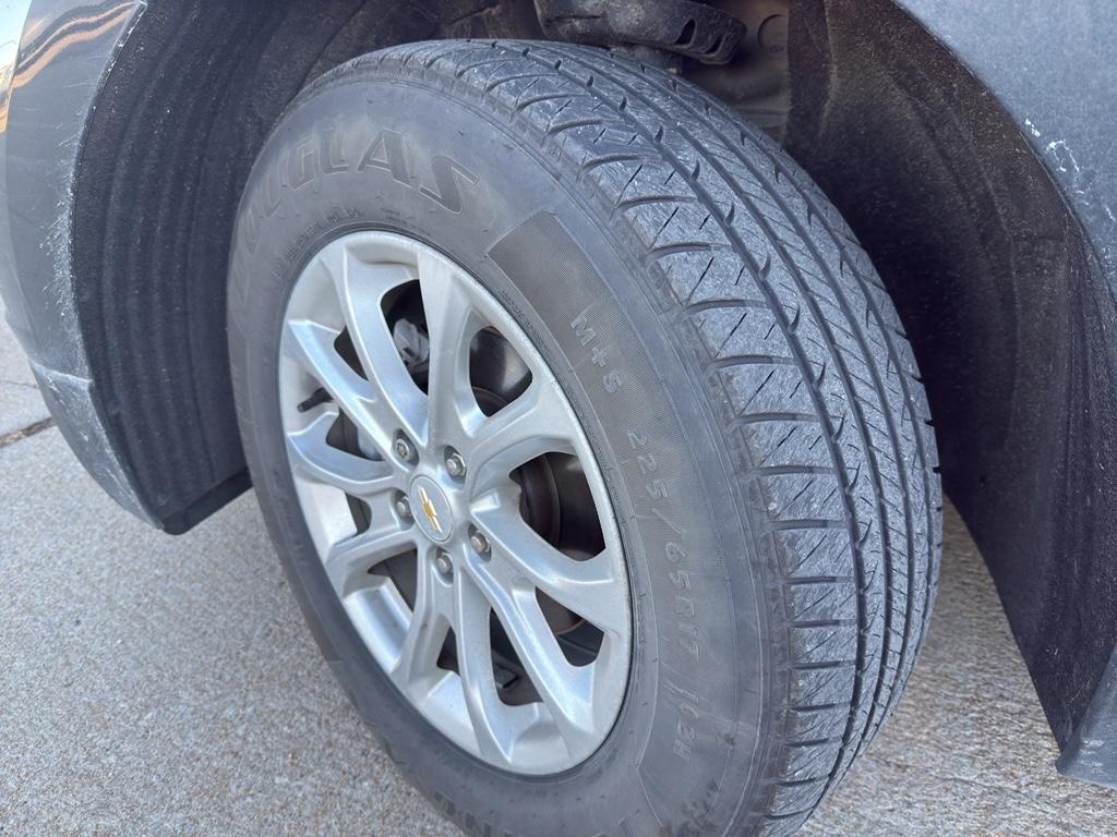 used 2021 Chevrolet Equinox car, priced at $19,250