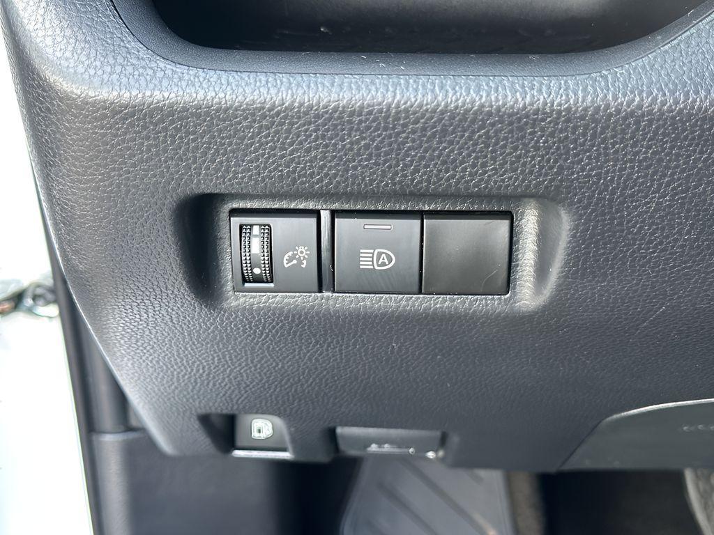 Ice 2024 Toyota RAV4 Hybrid XLE