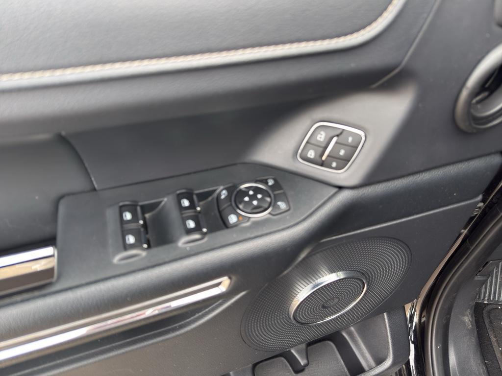 used 2024 Ford Expedition car, priced at $38,950