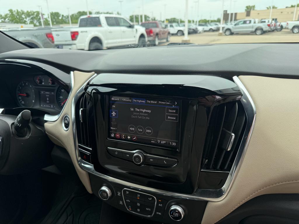 used 2023 Chevrolet Traverse car, priced at $22,998