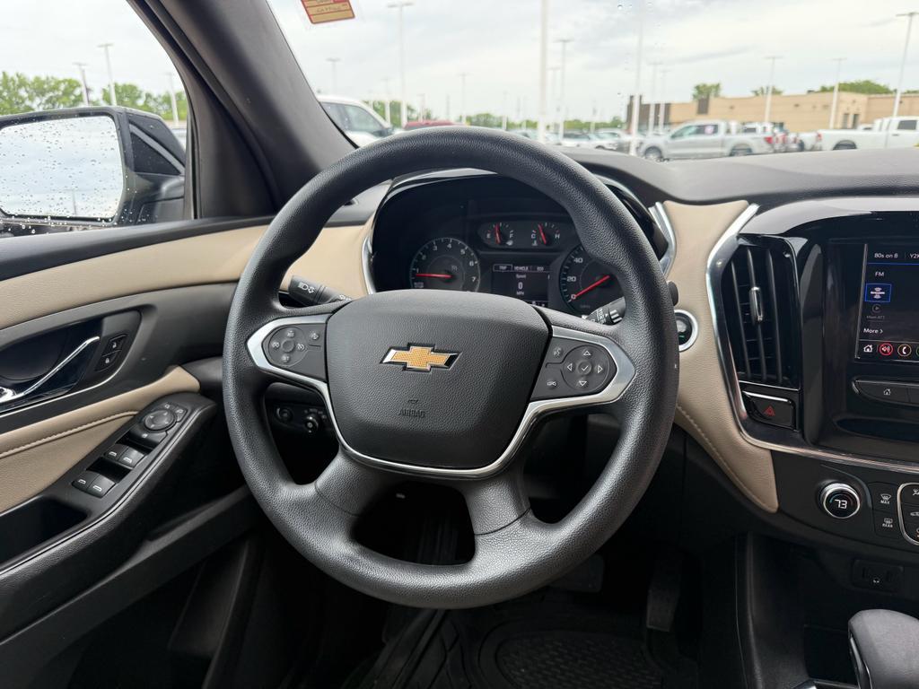used 2023 Chevrolet Traverse car, priced at $22,998